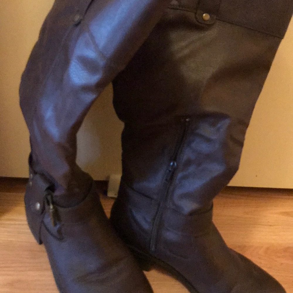 Brown boots - Picture 2 of 2